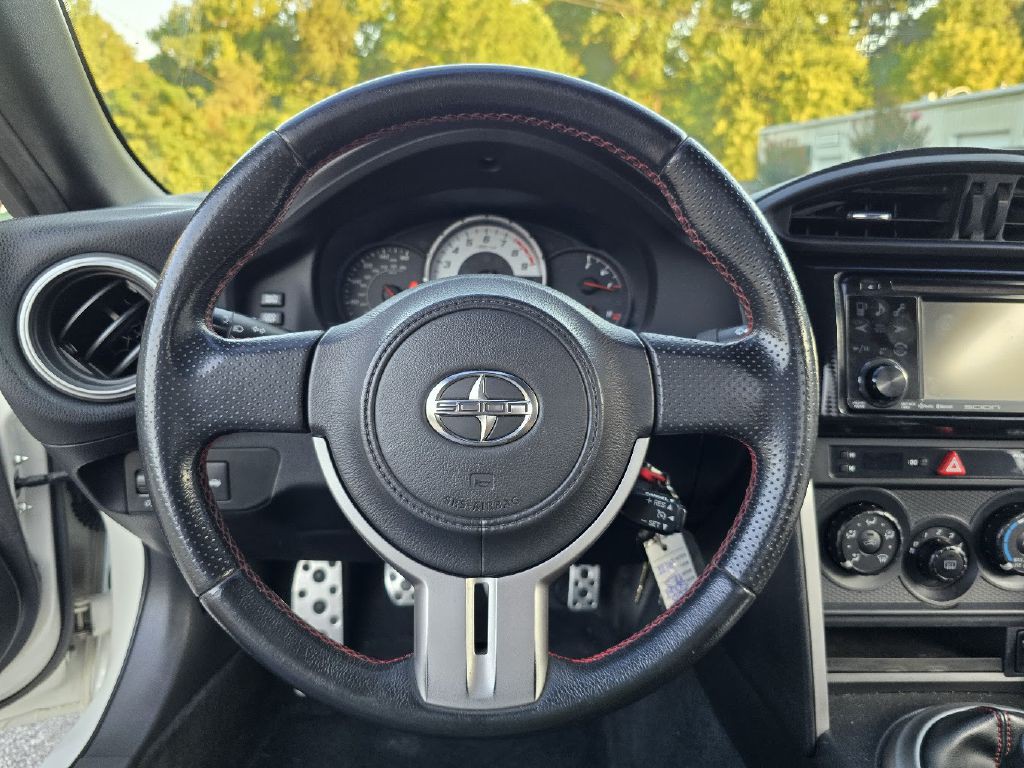 2013 Scion FR-S Image 30