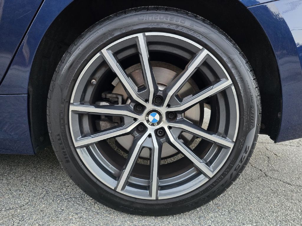 2019 BMW 3 Series Image 19