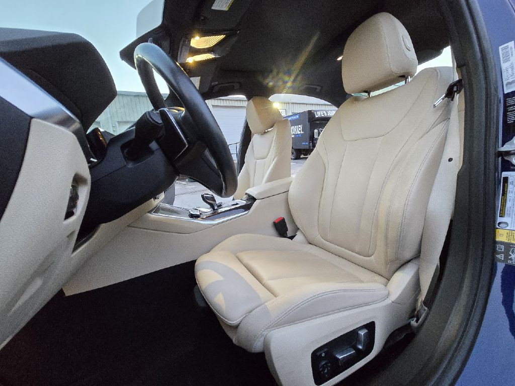2019 BMW 3 Series Image 25
