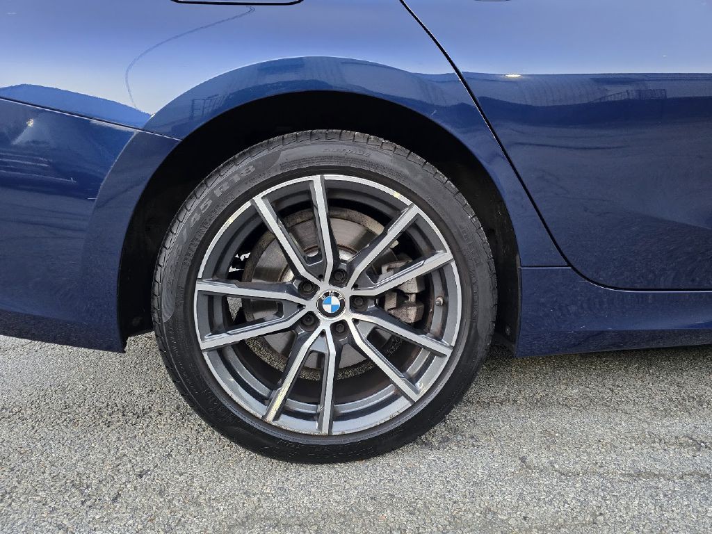 2019 BMW 3 Series Image 21