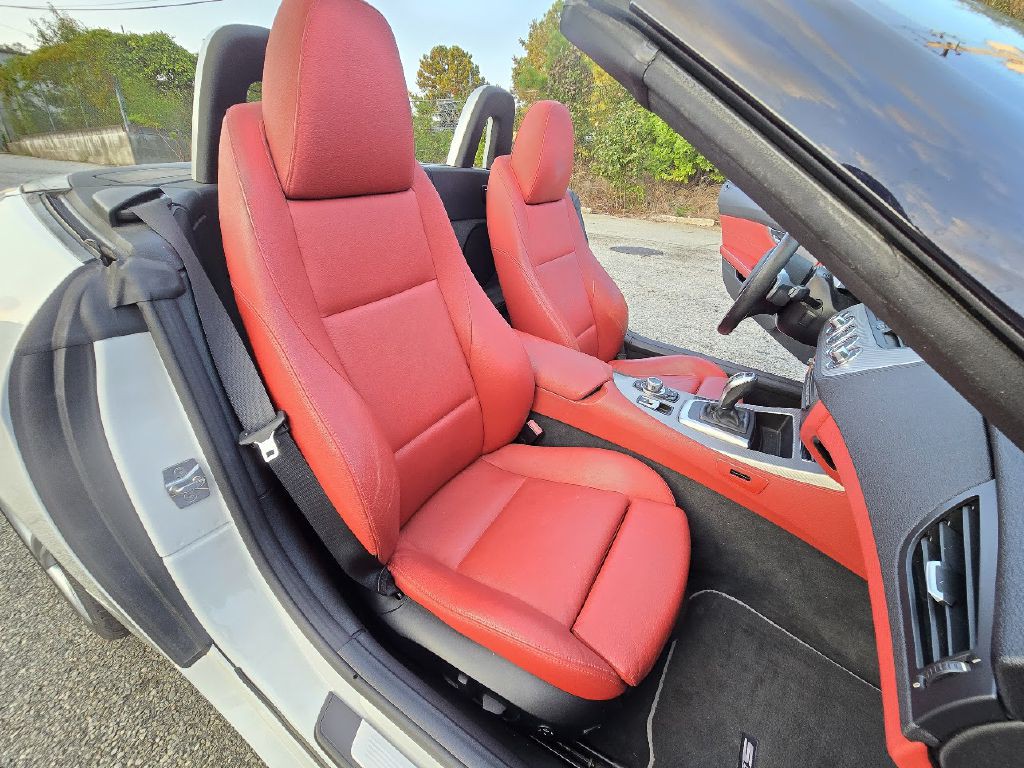 2011 BMW Z4 Image 28