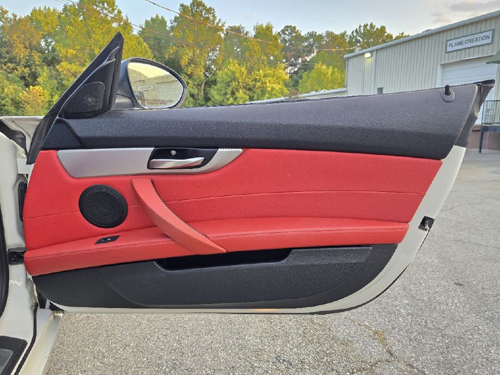 2011 BMW Z4 Image 29