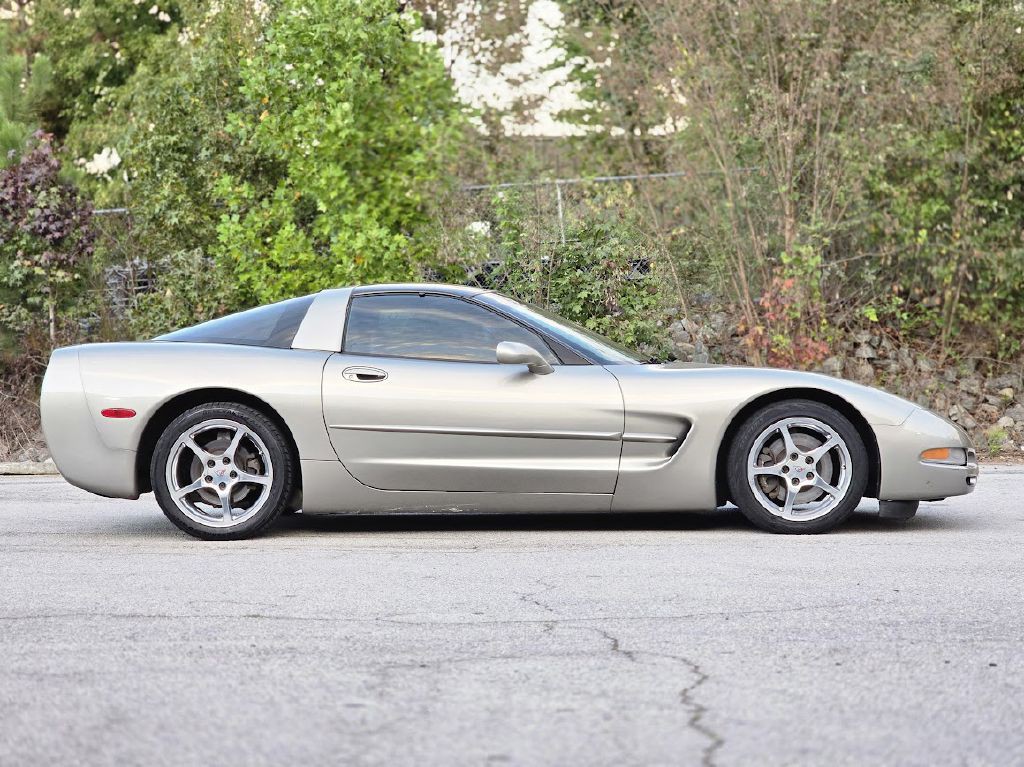 1999 Chevrolet Corvette Image 11
