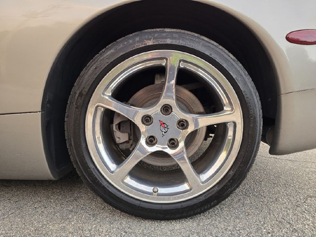 1999 Chevrolet Corvette Image 18