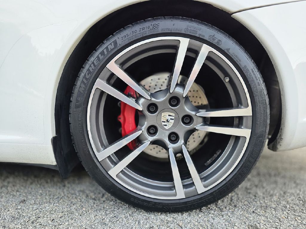 2011 Porsche 911 Image 18