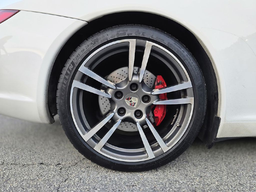 2011 Porsche 911 Image 19