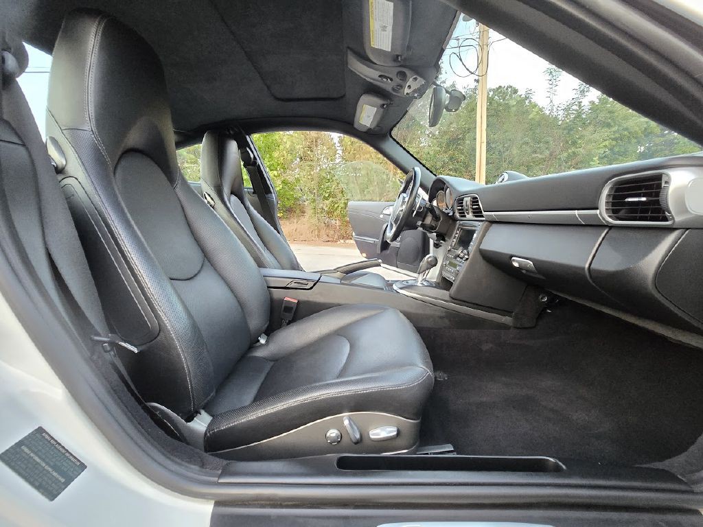 2011 Porsche 911 Image 26