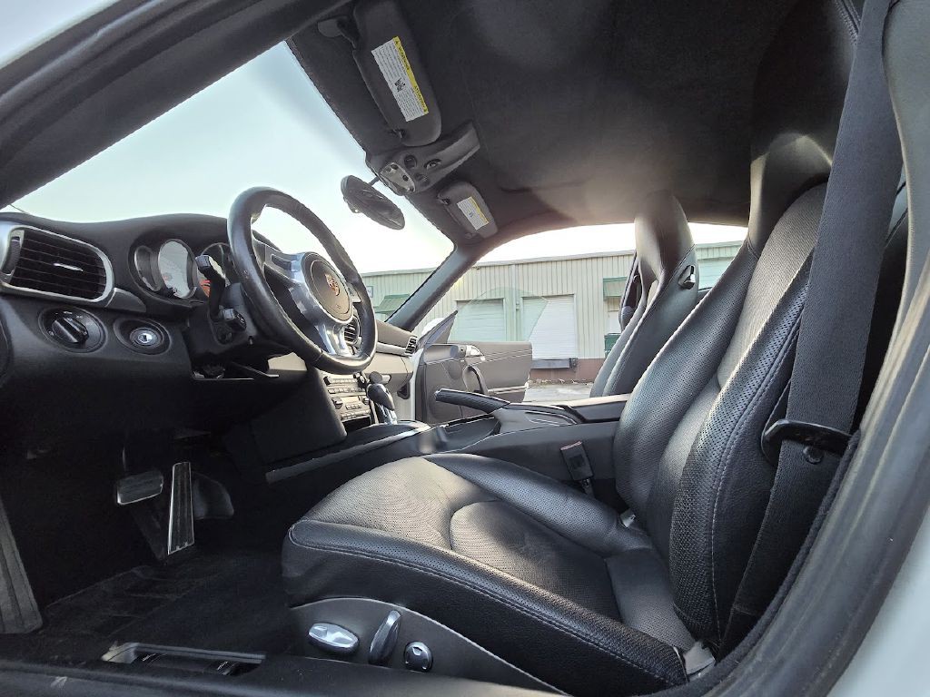 2011 Porsche 911 Image 30