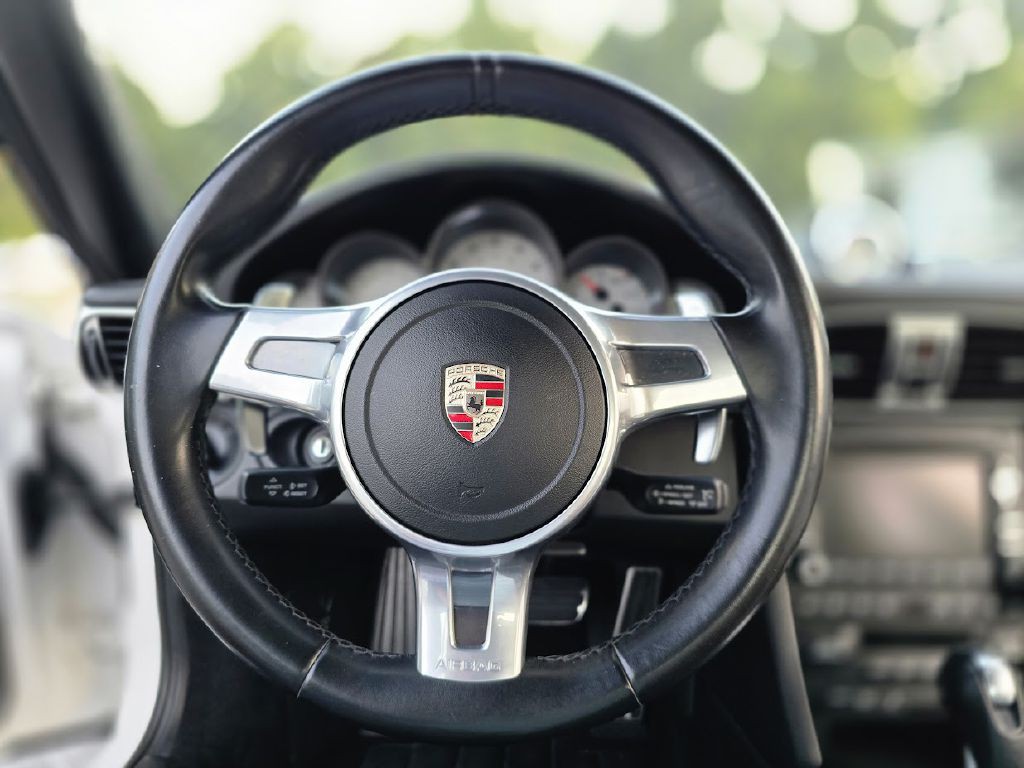 2011 Porsche 911 Image 33