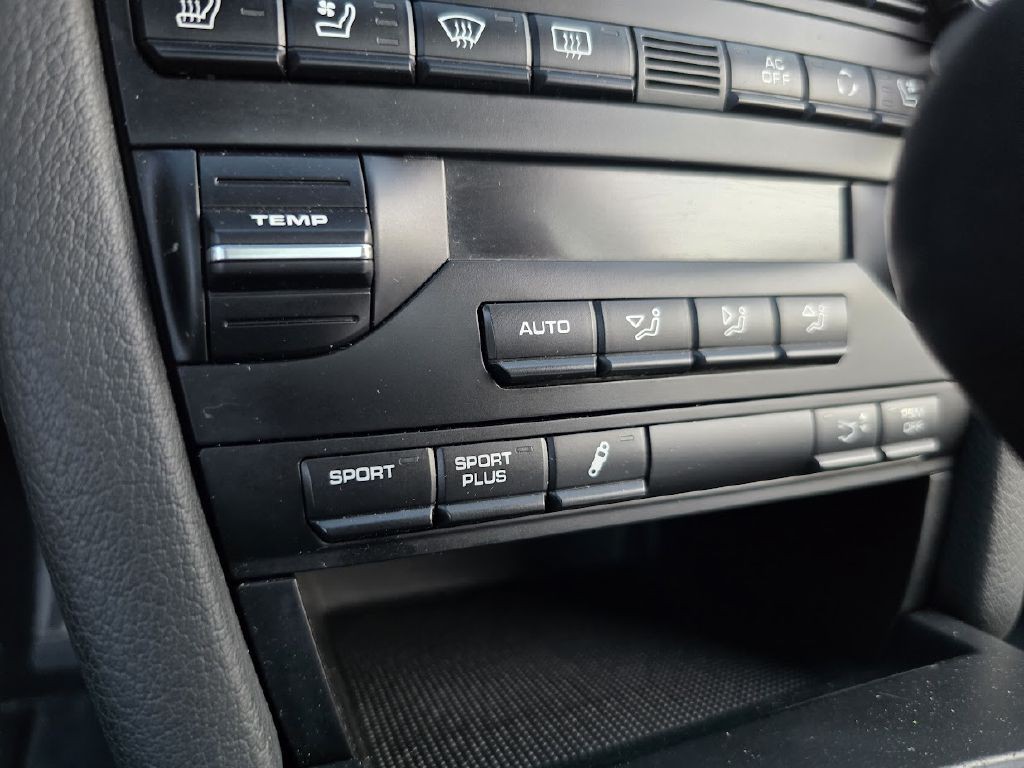2011 Porsche 911 Image 35