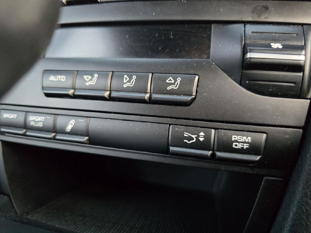 2011 Porsche 911 Image 36