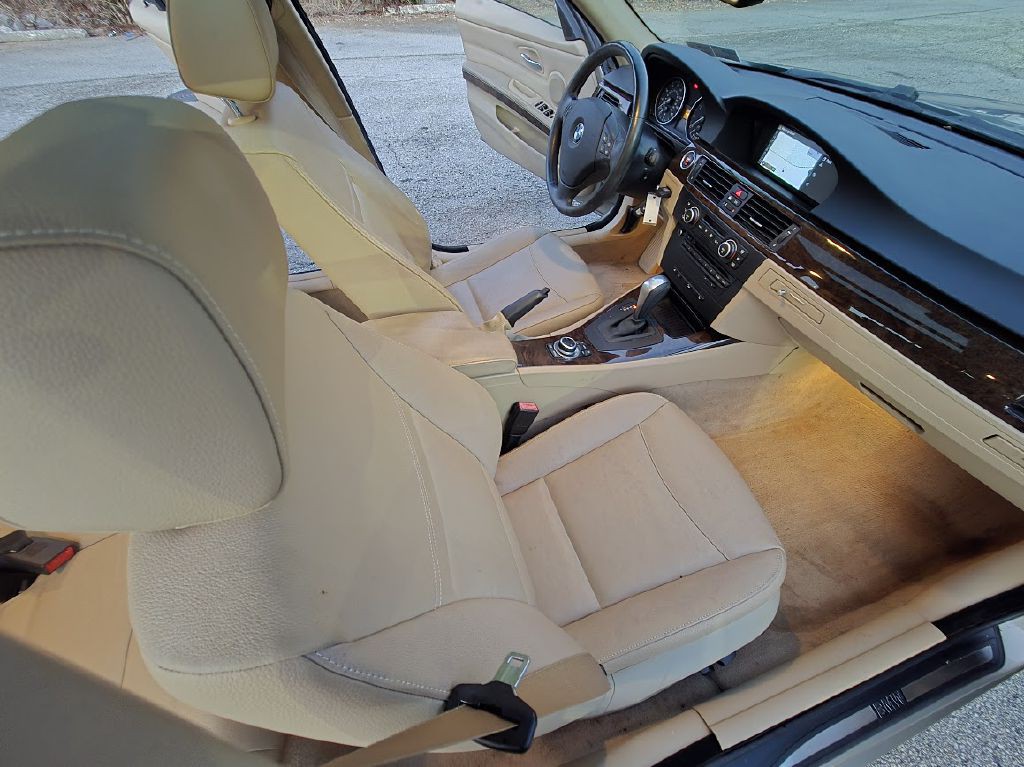 2009 BMW 3 Series Image 23