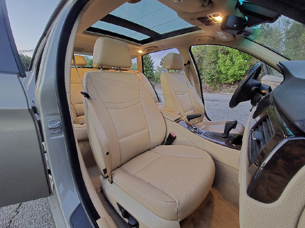 2009 BMW 3 Series Image 25