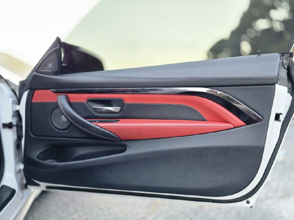 2020 BMW M4 Image 30