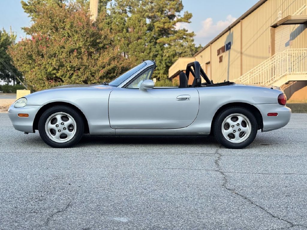 1999 Mazda MX-5 Miata Image 10