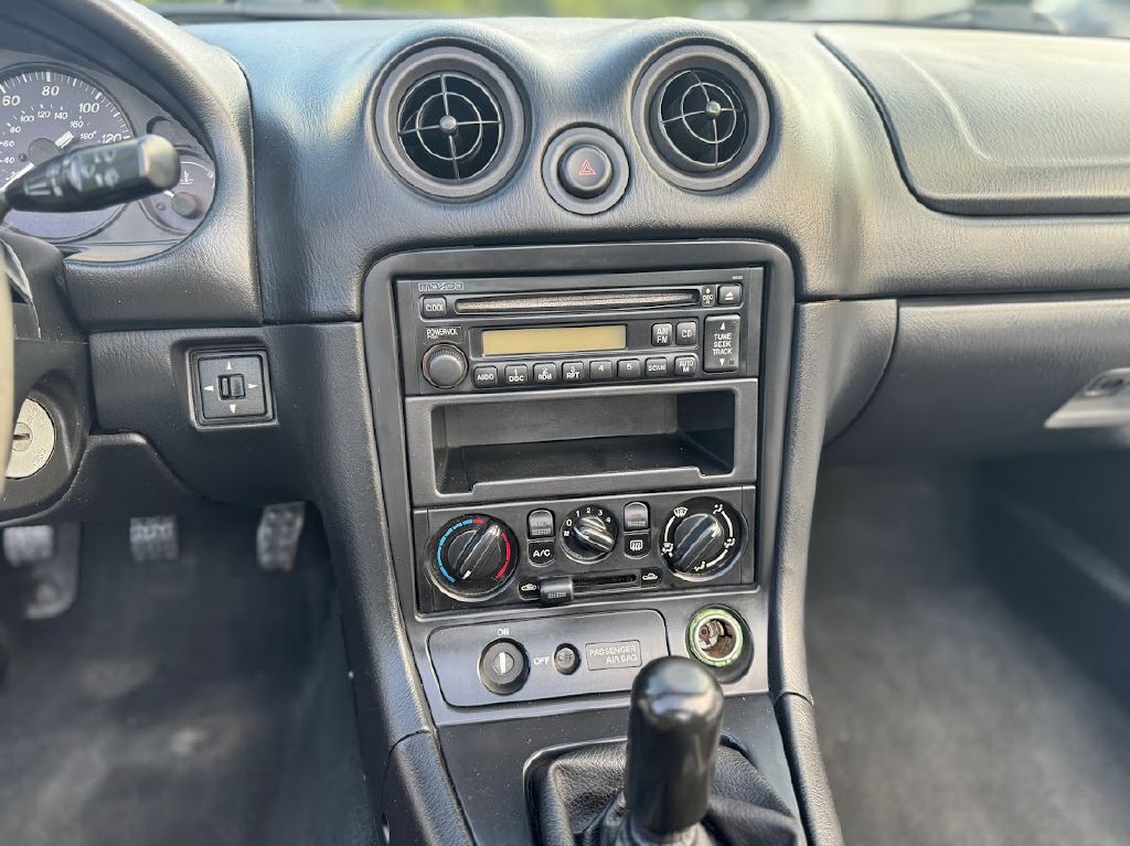 1999 Mazda MX-5 Miata Image 20