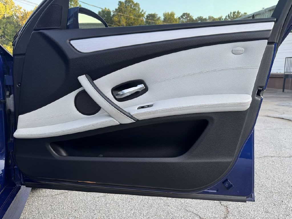 2008 BMW M5 Image 28