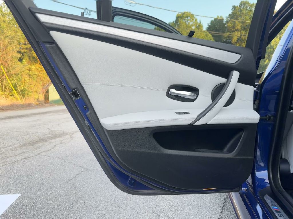 2008 BMW M5 Image 30