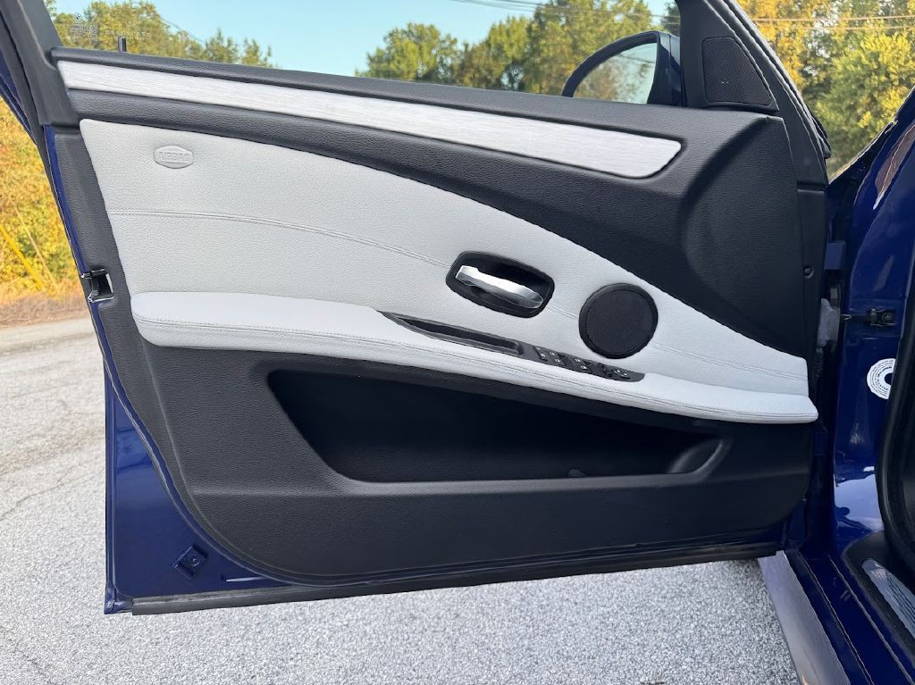 2008 BMW M5 Image 31