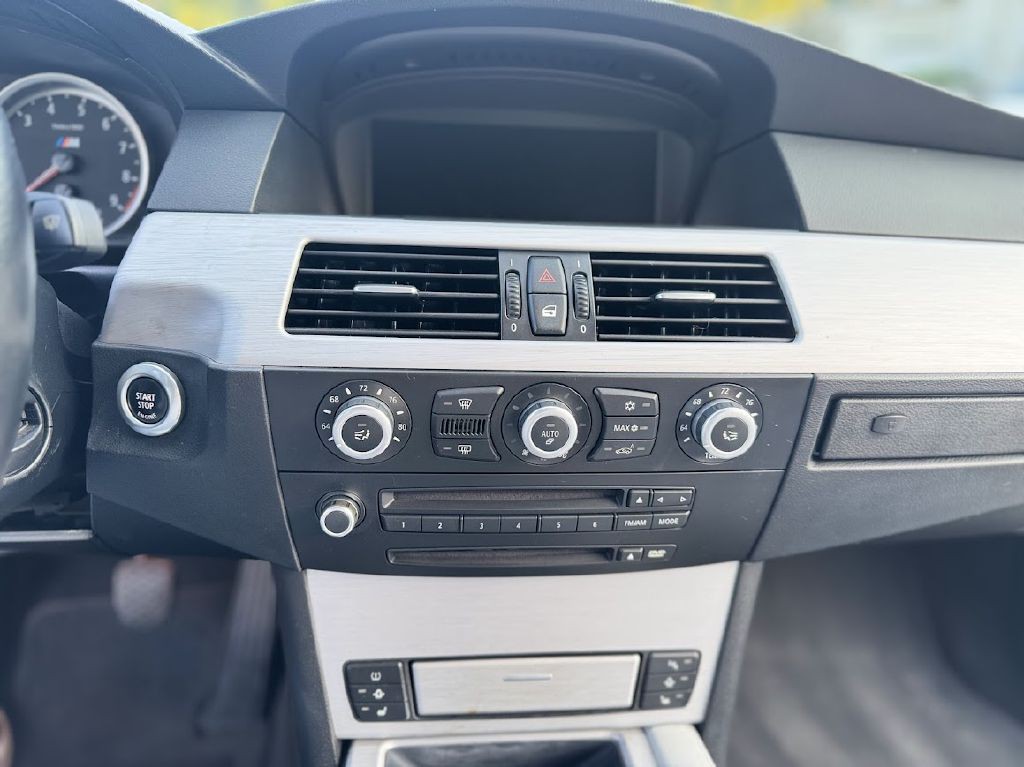 2008 BMW M5 Image 33