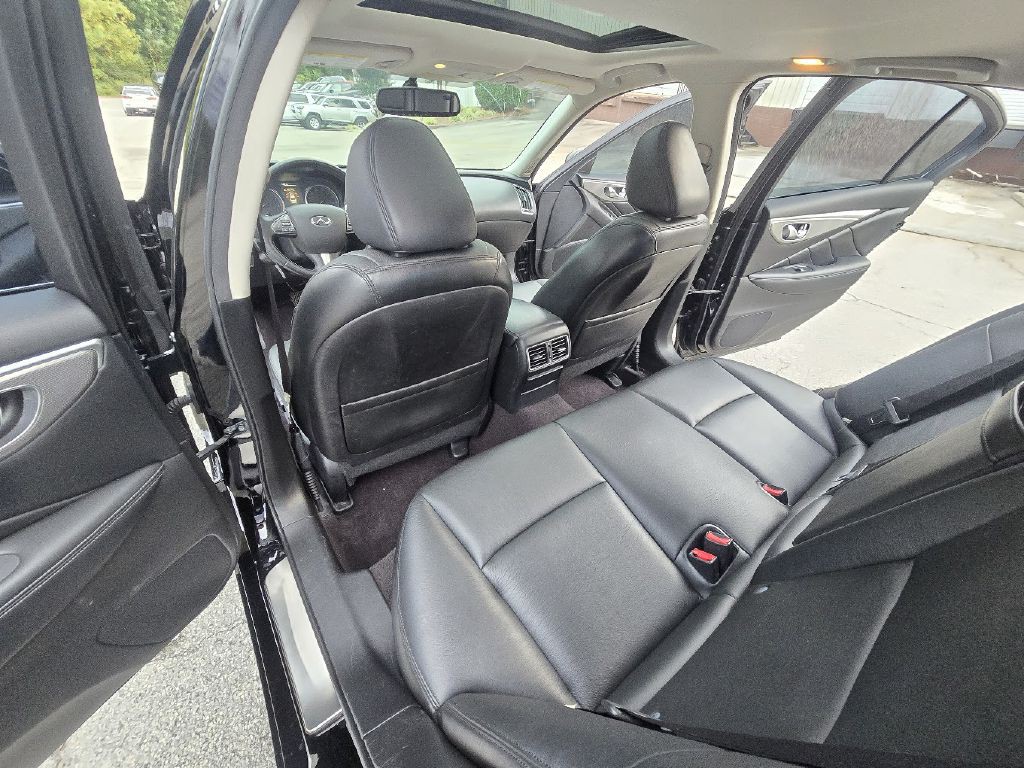 2014 INFINITI Q50 Image 21