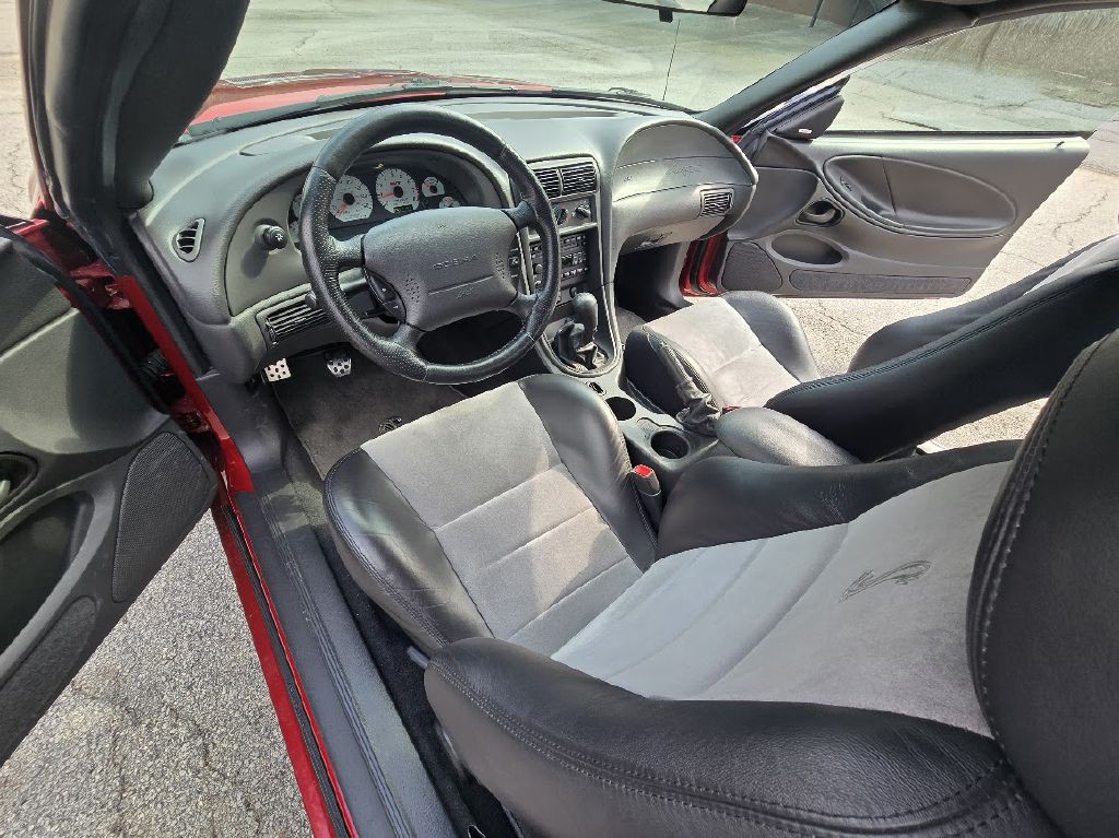 2003 Ford Mustang Image 24