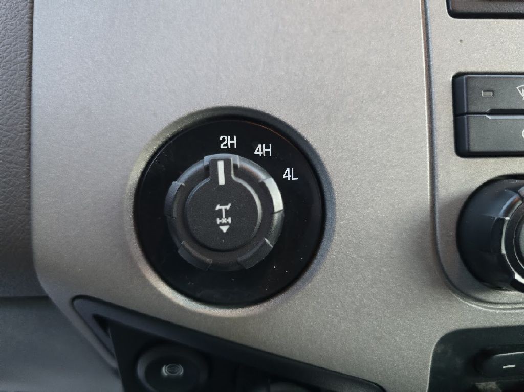 2016 Ford F-350 Image 24