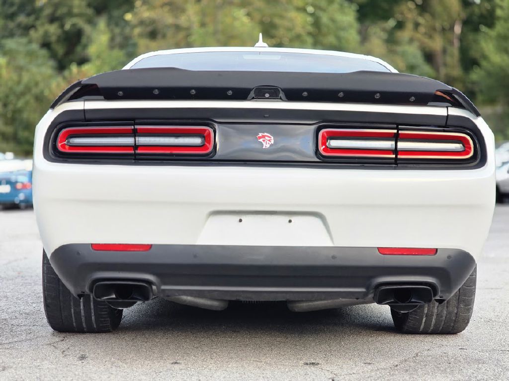 2016 Dodge Challenger Image 9