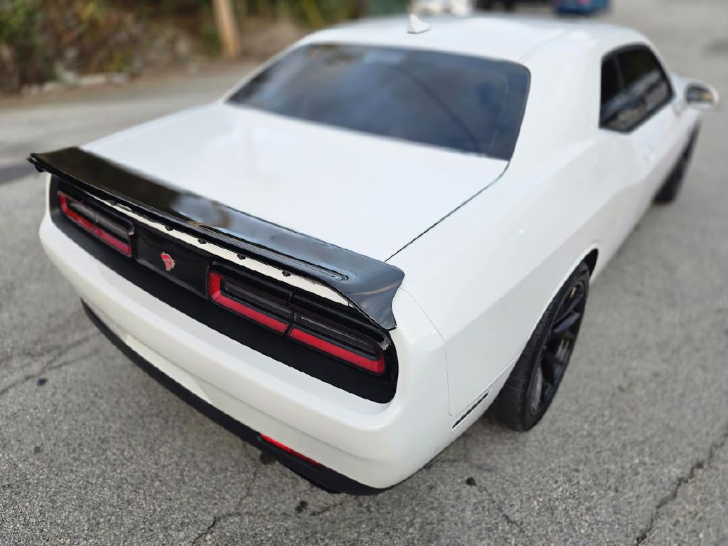 2016 Dodge Challenger Image 13