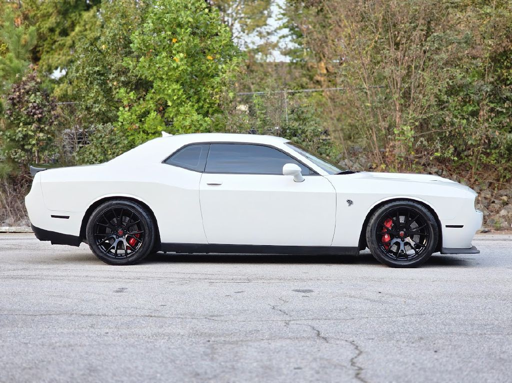 2016 Dodge Challenger Image 14