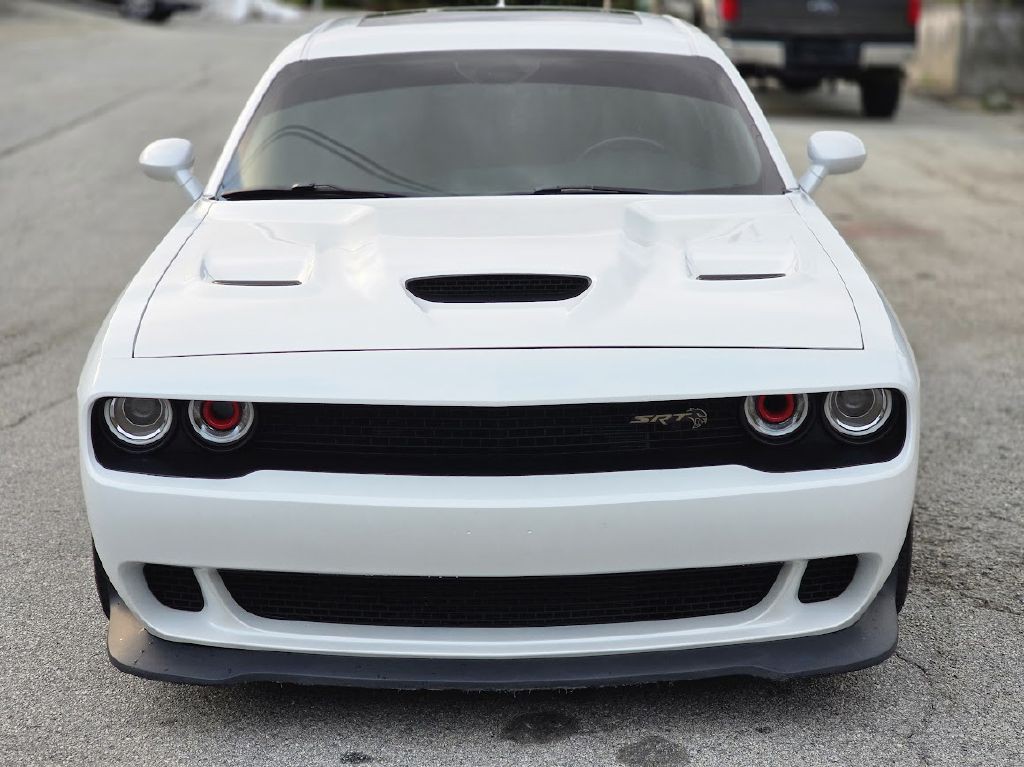 2016 Dodge Challenger Image 19