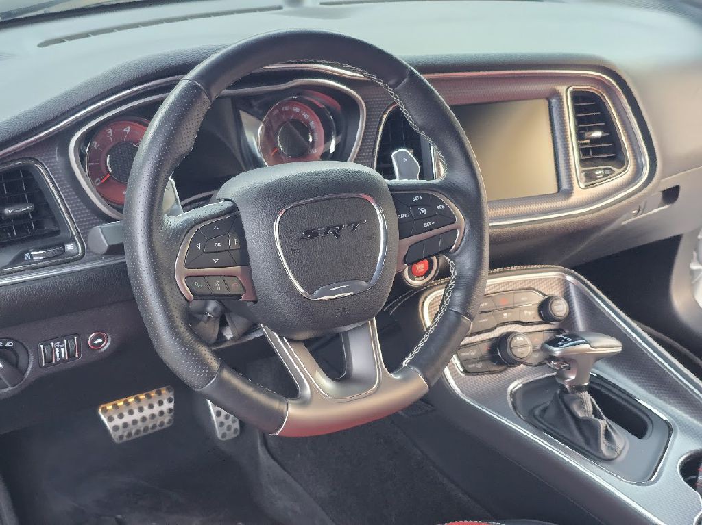 2016 Dodge Challenger Image 25
