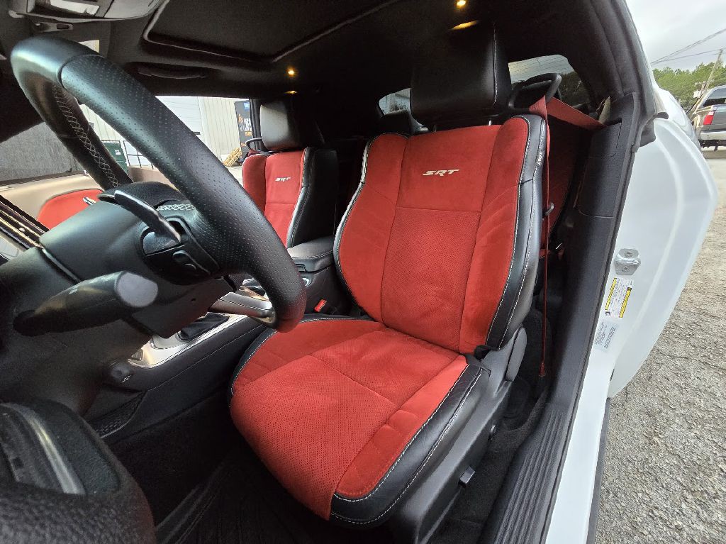 2016 Dodge Challenger Image 26