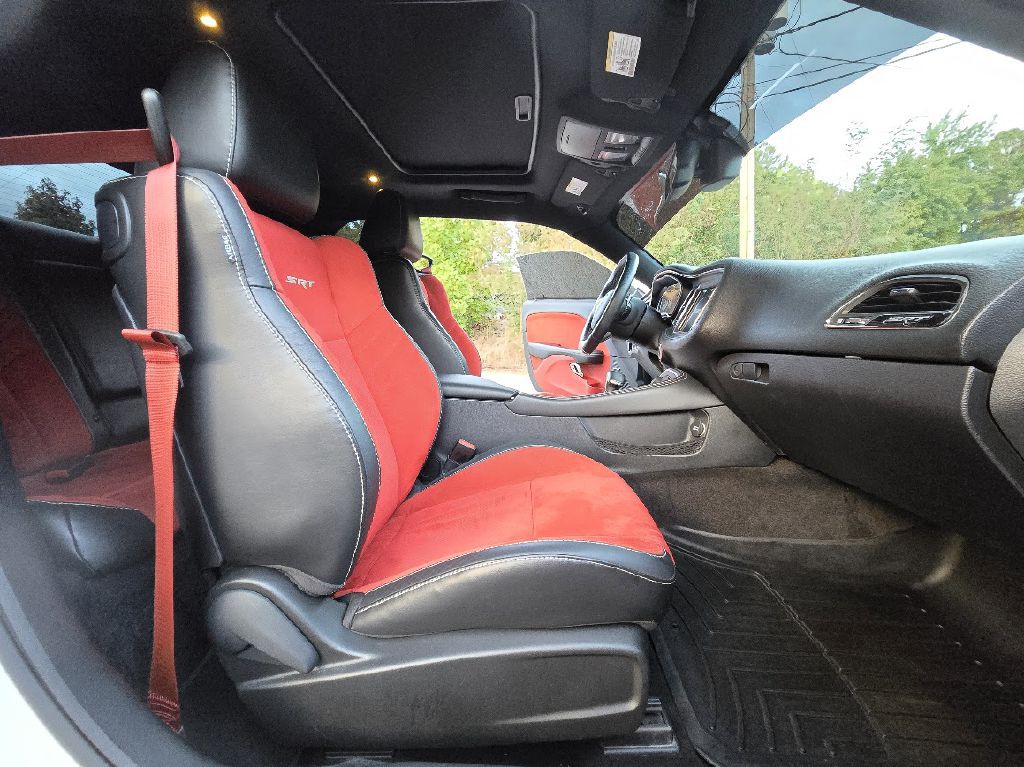 2016 Dodge Challenger Image 29