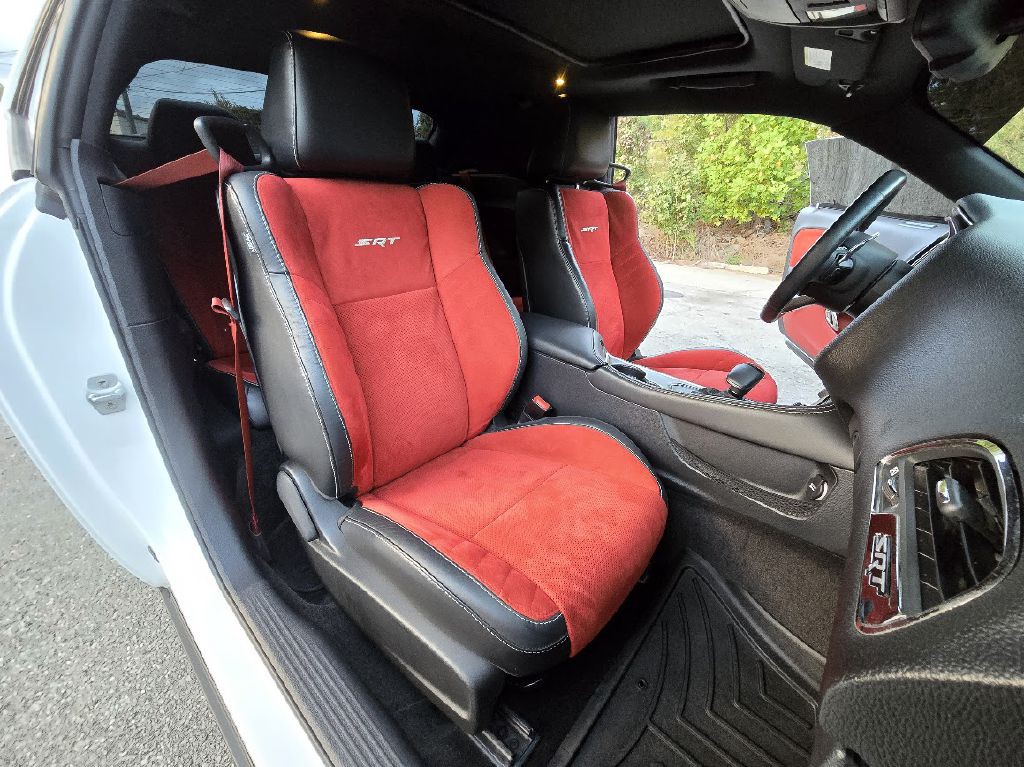 2016 Dodge Challenger Image 30