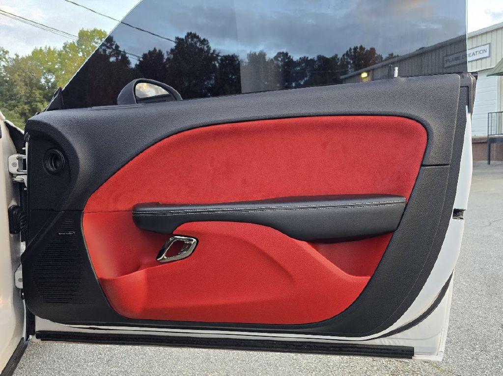 2016 Dodge Challenger Image 31