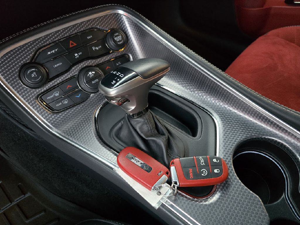 2016 Dodge Challenger Image 34