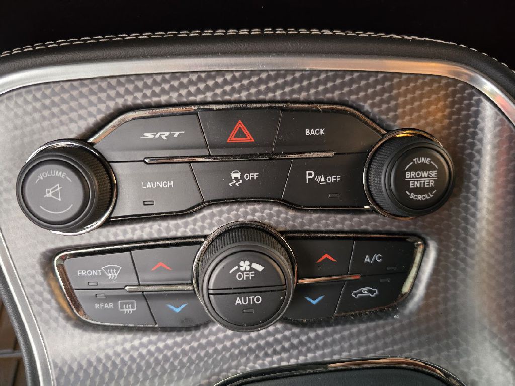 2016 Dodge Challenger Image 35