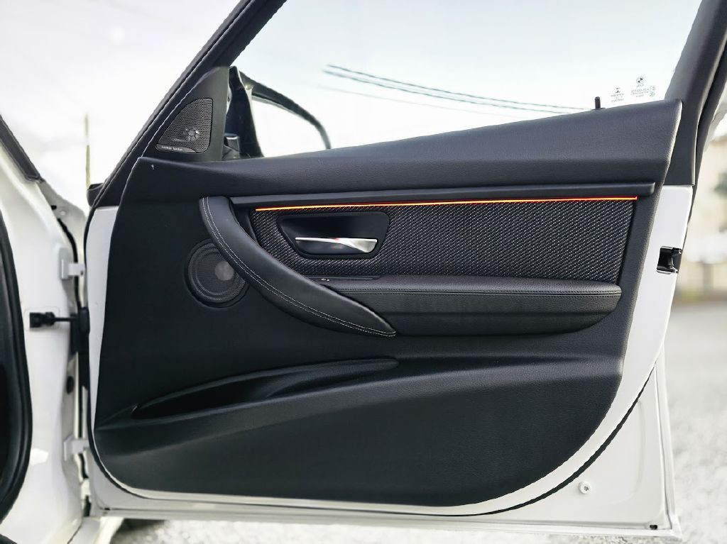 2017 BMW M3 Image 23