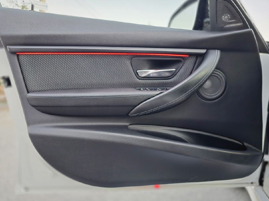 2017 BMW M3 Image 26