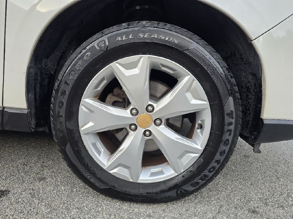 2015 Subaru Forester Image 15