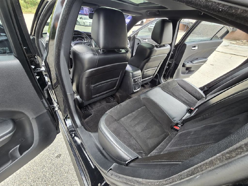 2016 Dodge Charger Image 24