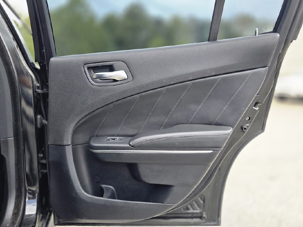 2016 Dodge Charger Image 30