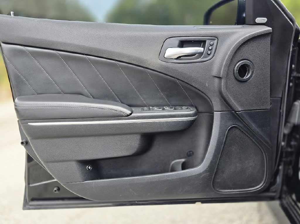 2016 Dodge Charger Image 32