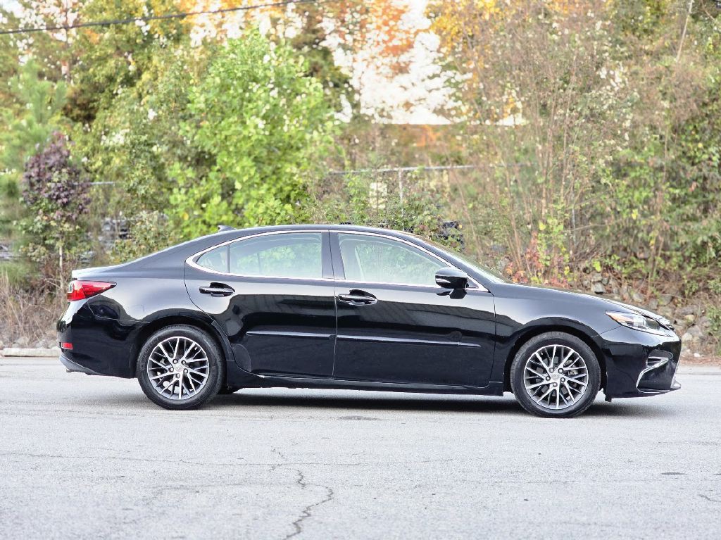2016 Lexus ES 350 Image 10
