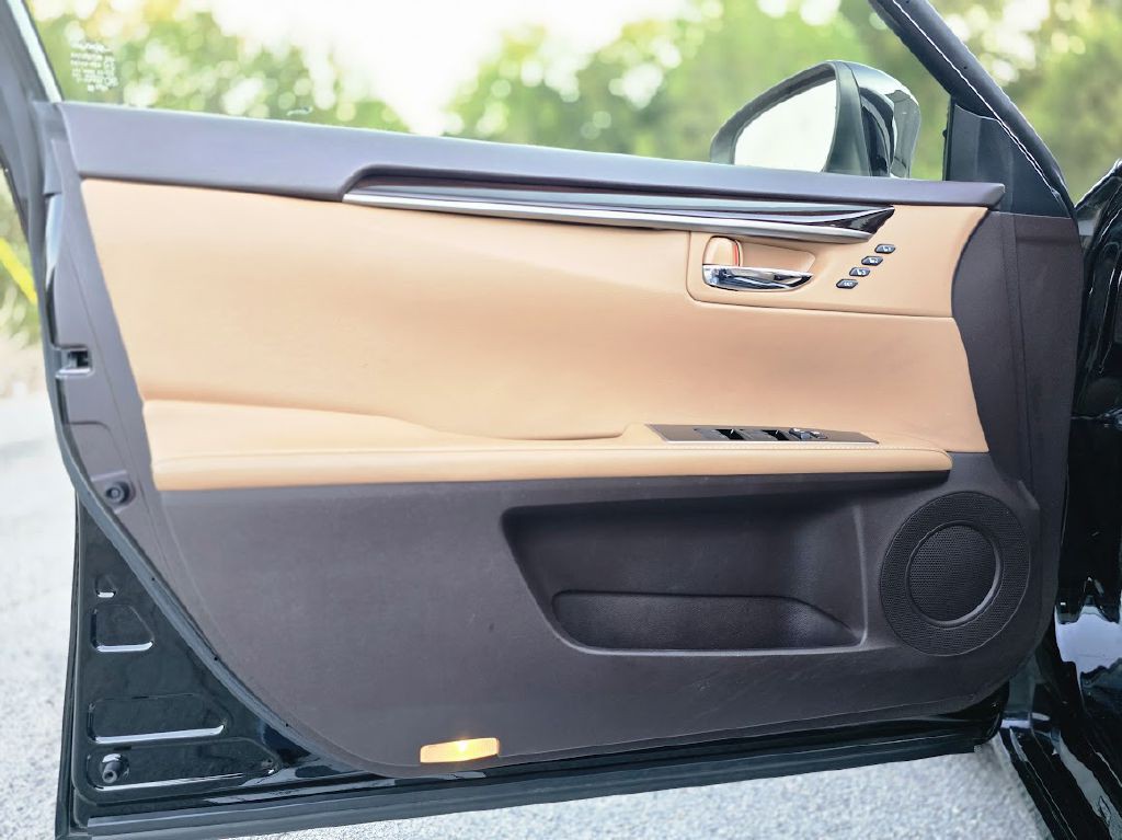 2016 Lexus ES 350 Image 23