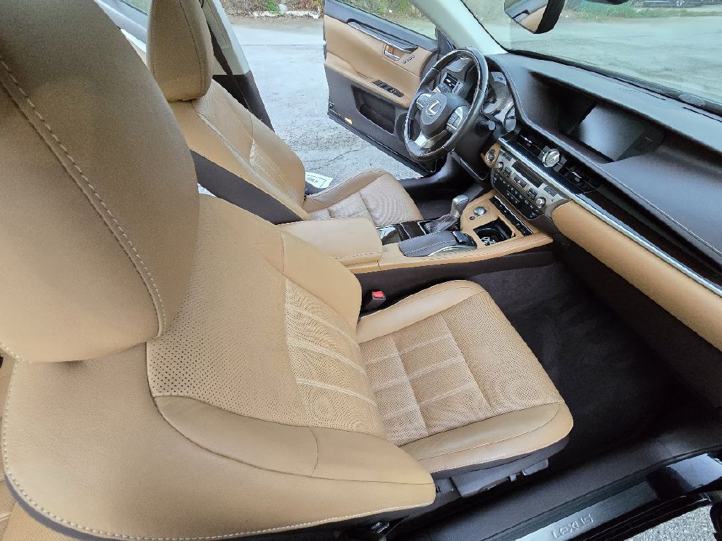2016 Lexus ES 350 Image 28