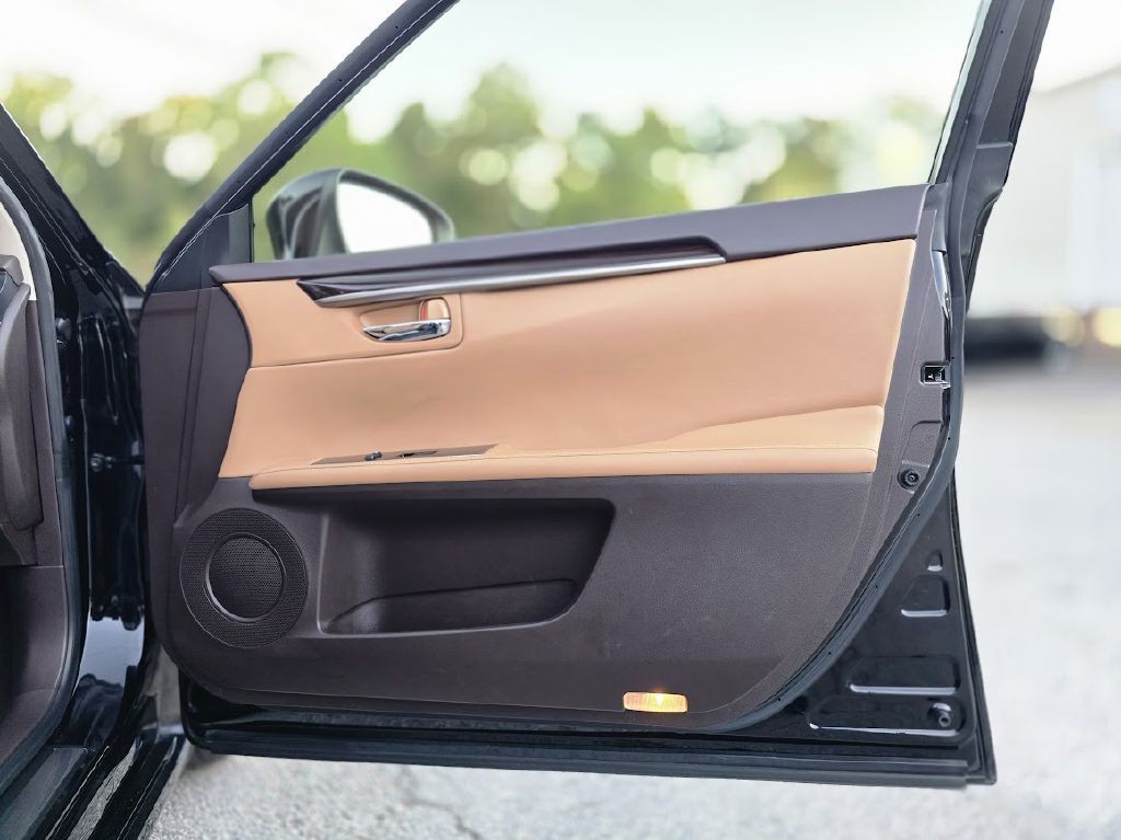 2016 Lexus ES 350 Image 31