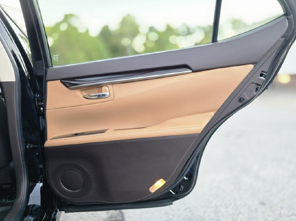 2016 Lexus ES 350 Image 32
