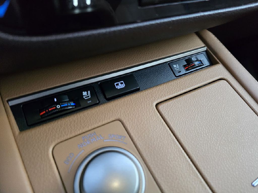 2016 Lexus ES 350 Image 36